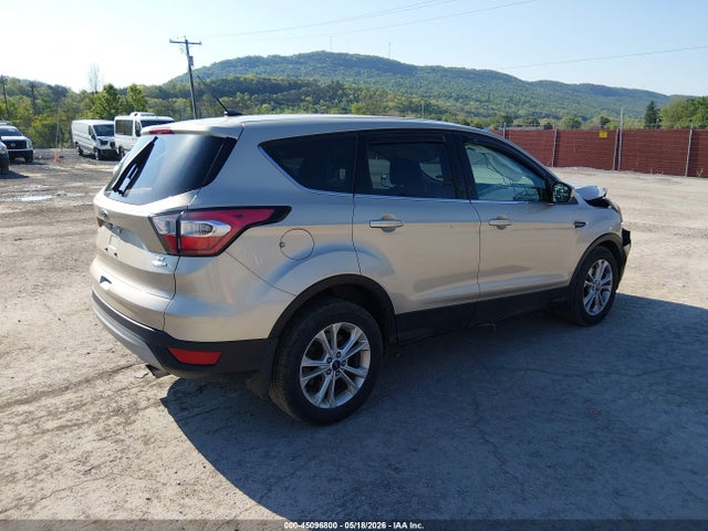 Продажа на аукционе авто 2017 Ford Escape Se, vin: 1FMCU9GD5HUC30745, номер лота: 45096800