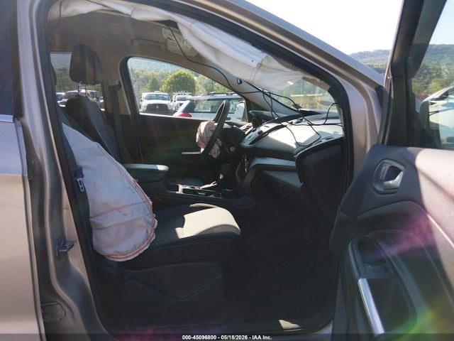 Продажа на аукционе авто 2017 Ford Escape Se, vin: 1FMCU9GD5HUC30745, номер лота: 45096800