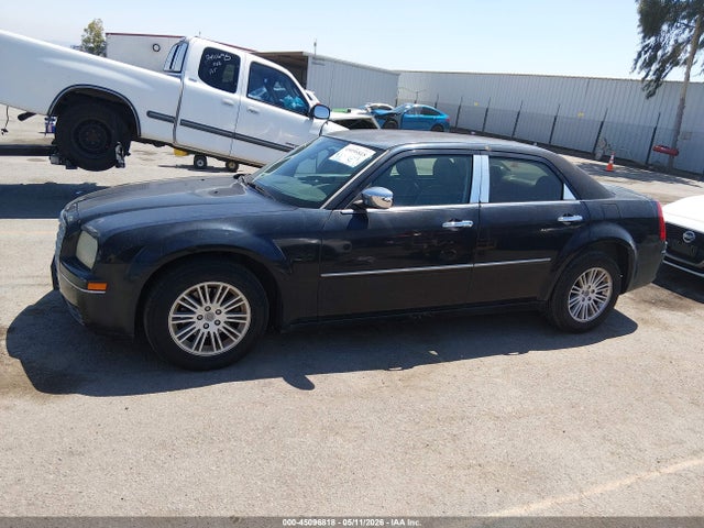2010 Chrysler 300 Touring/signature Series/executive Series მანქანა იყიდება აუქციონზე, vin: 2C3CA5CV3AH206221, აუქციონის ნომერი: 45096818