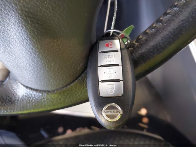 2014 Nissan Sentra Sr მანქანა იყიდება აუქციონზე, vin: 3N1AB7APXEY279962, აუქციონის ნომერი: 45096844