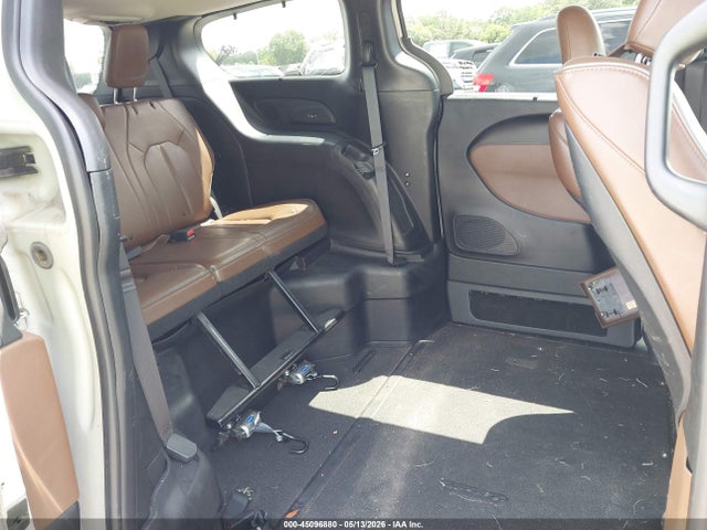Auction sale of the 2017 Chrysler Pacifica Limited, vin: 2C4RC1GG1HR764027, lot number: 45096880
