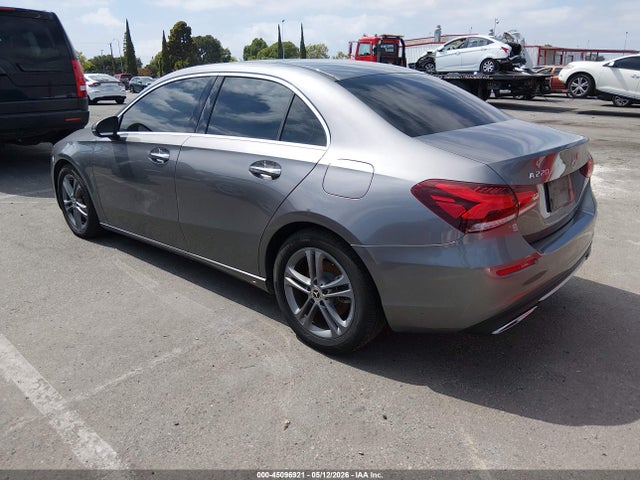 W1K3G4EB8LJ215480 Mercedes-Benz A 220