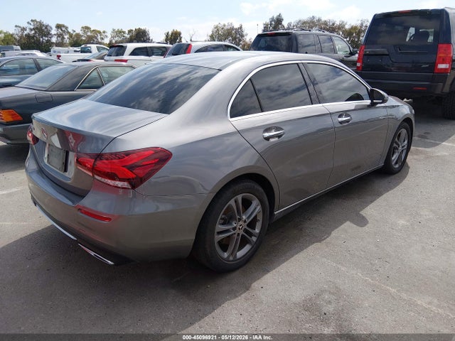 W1K3G4EB8LJ215480 Mercedes-Benz A 220