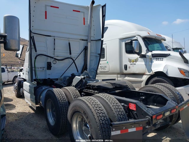 2018 Volvo Vnl მანქანა იყიდება აუქციონზე, vin: 4V4NC9EH1JN896589, აუქციონის ნომერი: 45097023