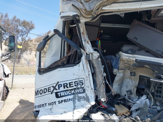 2018 Volvo Vnl მანქანა იყიდება აუქციონზე, vin: 4V4NC9EH1JN896589, აუქციონის ნომერი: 45097023