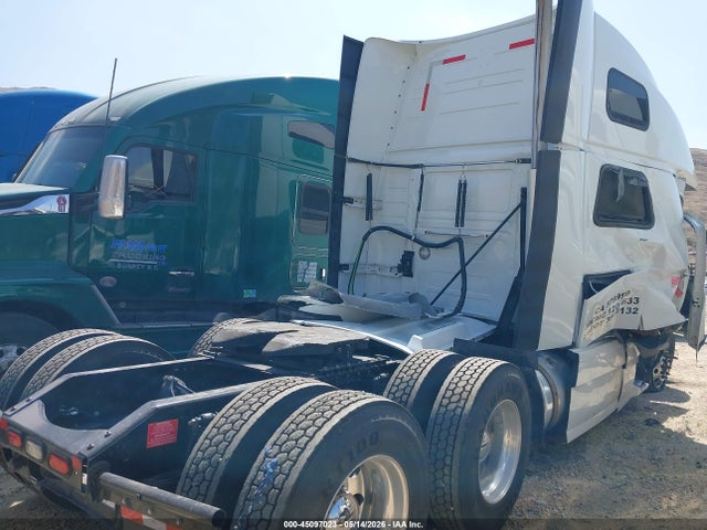 2018 Volvo Vnl მანქანა იყიდება აუქციონზე, vin: 4V4NC9EH1JN896589, აუქციონის ნომერი: 45097023