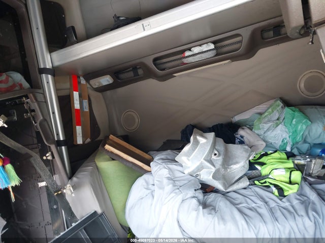 2018 Volvo Vnl მანქანა იყიდება აუქციონზე, vin: 4V4NC9EH1JN896589, აუქციონის ნომერი: 45097023