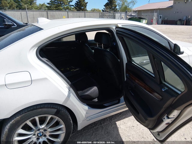 2015 Bmw 750i Xdrive მანქანა იყიდება აუქციონზე, vin: WBAYB6C5XFD965941, აუქციონის ნომერი: 45097046