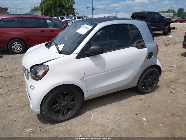 Aukcja sprzedaży 2016 Smart Fortwo Pure, vin: WMEFJ5DA0GK142386, numer aukcji: 45097048