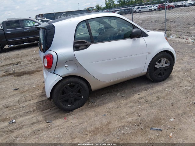 Aukcja sprzedaży 2016 Smart Fortwo Pure, vin: WMEFJ5DA0GK142386, numer aukcji: 45097048