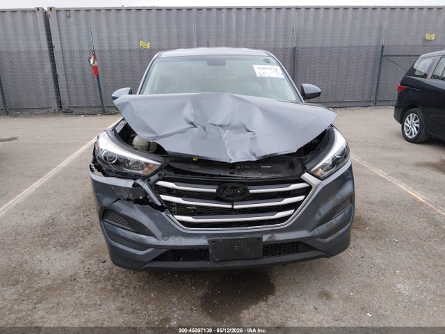 KM8J23A44JU643992 Hyundai TUCSON SE