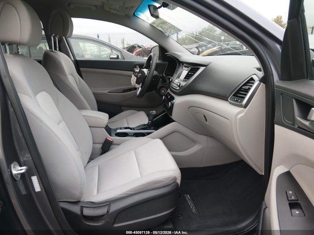 KM8J23A44JU643992 Hyundai TUCSON SE