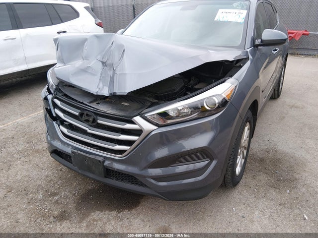 KM8J23A44JU643992 Hyundai TUCSON SE