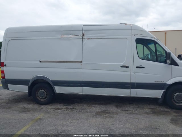 45097194 :رقم المزاد ، WD0PE845685226361 vin ، 2008 Dodge Sprinter Van 2500 High Roof مزاد بيع