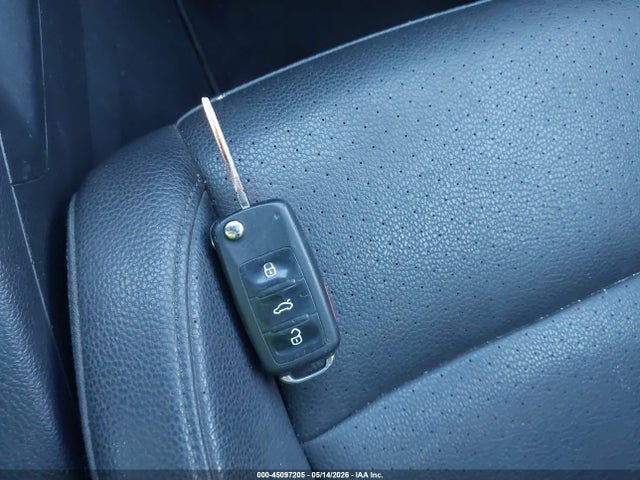 2010 Volkswagen Jetta Tdi მანქანა იყიდება აუქციონზე, vin: 3VWAL8AJ7AM145260, აუქციონის ნომერი: 45097205