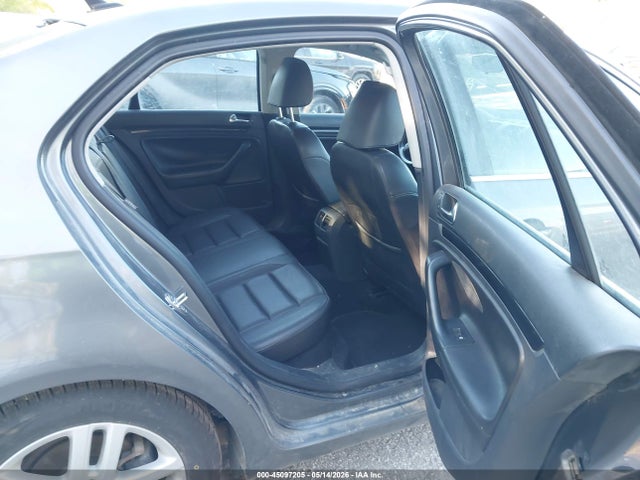 2010 Volkswagen Jetta Tdi მანქანა იყიდება აუქციონზე, vin: 3VWAL8AJ7AM145260, აუქციონის ნომერი: 45097205