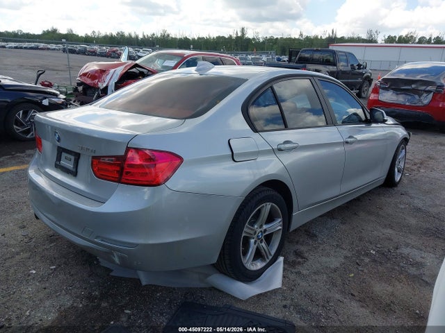 2014 Bmw 320i მანქანა იყიდება აუქციონზე, vin: WBA3B1C53EPV79601, აუქციონის ნომერი: 45097222