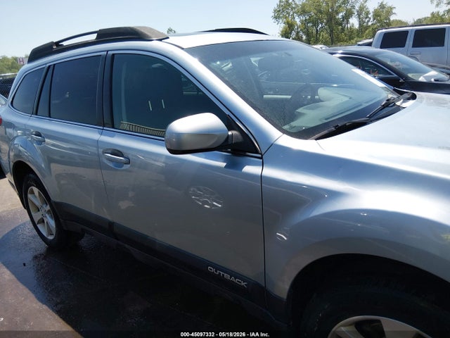 45097332 :رقم المزاد ، 4S4BRBDC8E3285563 vin ، 2014 Subaru Outback 2.5i Premium مزاد بيع