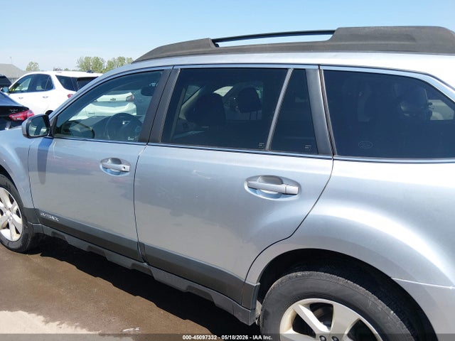 45097332 :رقم المزاد ، 4S4BRBDC8E3285563 vin ، 2014 Subaru Outback 2.5i Premium مزاد بيع
