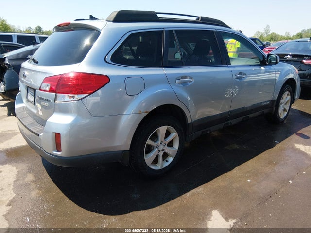 45097332 :رقم المزاد ، 4S4BRBDC8E3285563 vin ، 2014 Subaru Outback 2.5i Premium مزاد بيع