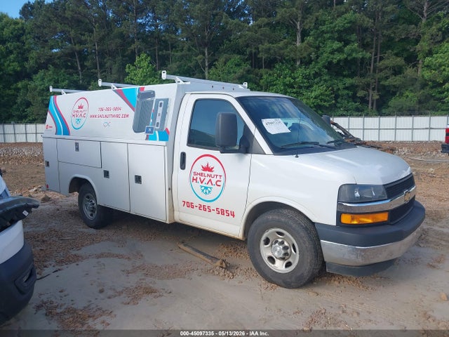 45097335 :رقم المزاد ، 1GB0GRFG9J1273944 vin ، 2018 Chevrolet Express Cutaway Work Van مزاد بيع