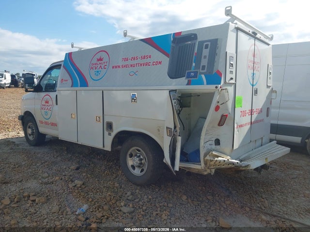 45097335 :رقم المزاد ، 1GB0GRFG9J1273944 vin ، 2018 Chevrolet Express Cutaway Work Van مزاد بيع