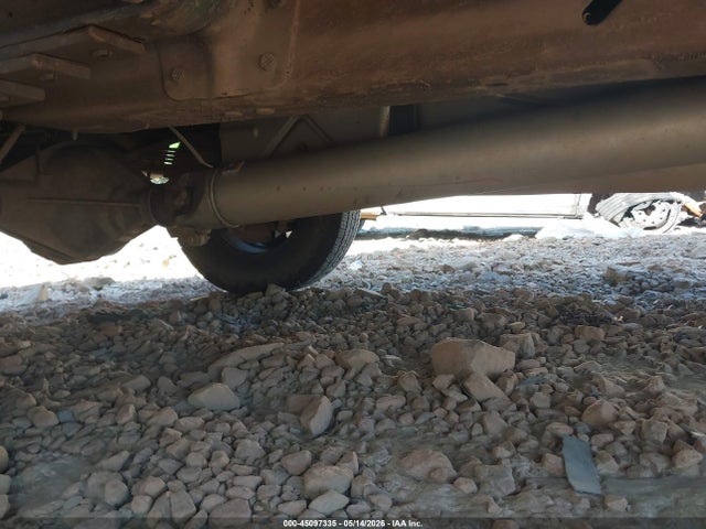 45097335 :رقم المزاد ، 1GB0GRFG9J1273944 vin ، 2018 Chevrolet Express Cutaway Work Van مزاد بيع