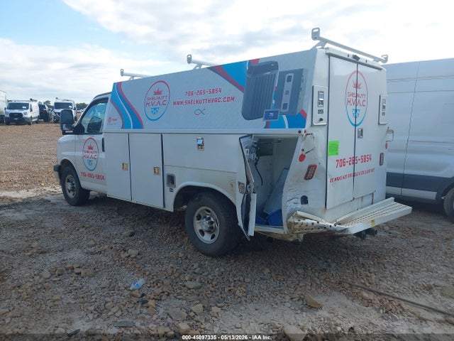 45097335 :رقم المزاد ، 1GB0GRFG9J1273944 vin ، 2018 Chevrolet Express Cutaway Work Van مزاد بيع