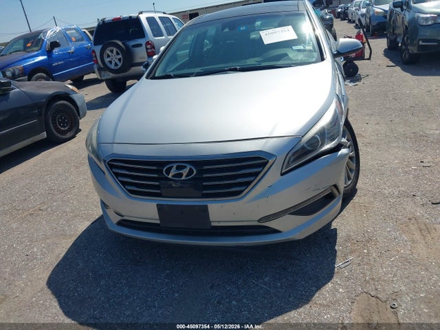 2015 Hyundai Sonata Limited მანქანა იყიდება აუქციონზე, vin: 5NPE34AF5FH105717, აუქციონის ნომერი: 45097354