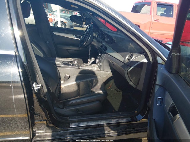Aukcja sprzedaży 2014 Mercedes-benz C 300 Sport 4matic, vin: WDDGF8ABXER323850, numer aukcji: 45097373