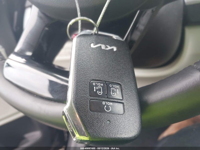 Auction sale of the 2023 Kia Carnival Mpv Lx Seat Package, vin: KNDNB4H33P6291185, lot number: 45097485