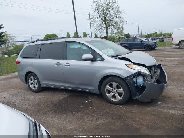 Продажа на аукционе авто 2015 Toyota Sienna Le 8 Passenger, vin: 5TDKK3DC3FS550792, номер лота: 45097504