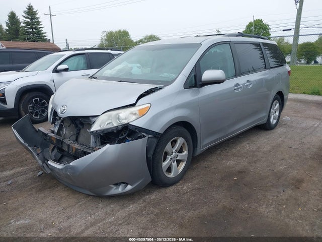 Продажа на аукционе авто 2015 Toyota Sienna Le 8 Passenger, vin: 5TDKK3DC3FS550792, номер лота: 45097504
