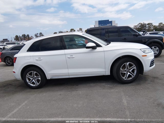 WA1ANAFY3J2133005 Audi Q5 2.0t Premium/2.0t Tech Premium