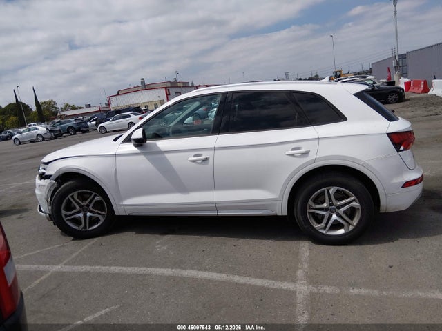 WA1ANAFY3J2133005 Audi Q5 2.0t Premium/2.0t Tech Premium