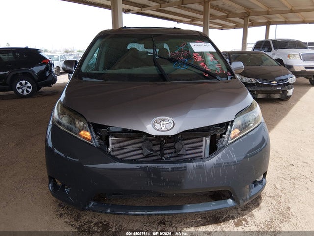 45097614 :رقم المزاد ، 5TDXK3DC7FS682251 vin ، 2015 Toyota Sienna Se 8 Passenger مزاد بيع
