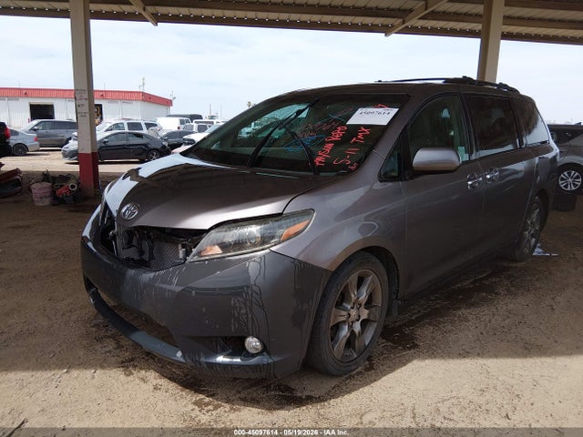 45097614 :رقم المزاد ، 5TDXK3DC7FS682251 vin ، 2015 Toyota Sienna Se 8 Passenger مزاد بيع