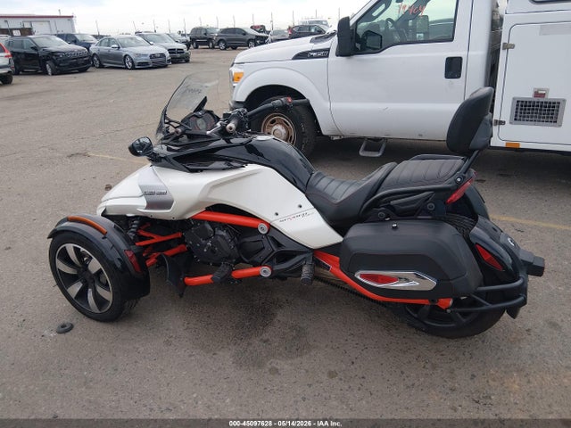 45097628 :رقم المزاد ، 2BXRDCD2XFV001008 vin ، 2015 Can-am Spyder Roadster F3/f3-s مزاد بيع