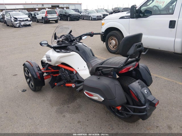 45097628 :رقم المزاد ، 2BXRDCD2XFV001008 vin ، 2015 Can-am Spyder Roadster F3/f3-s مزاد بيع
