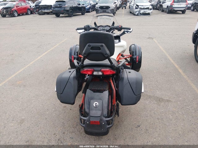 45097628 :رقم المزاد ، 2BXRDCD2XFV001008 vin ، 2015 Can-am Spyder Roadster F3/f3-s مزاد بيع