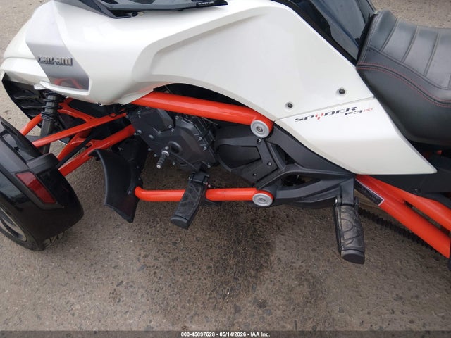 45097628 :رقم المزاد ، 2BXRDCD2XFV001008 vin ، 2015 Can-am Spyder Roadster F3/f3-s مزاد بيع