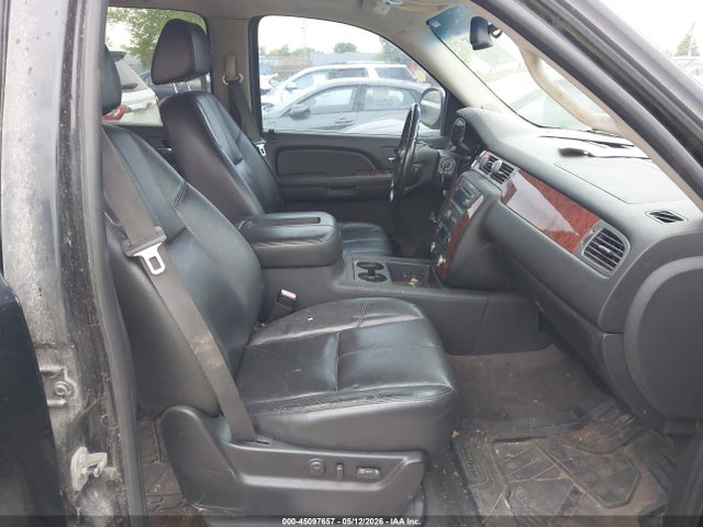 45097657 :رقم المزاد ، 3GNFK16307G313686 vin ، 2007 Chevrolet Suburban 1500 Lt مزاد بيع