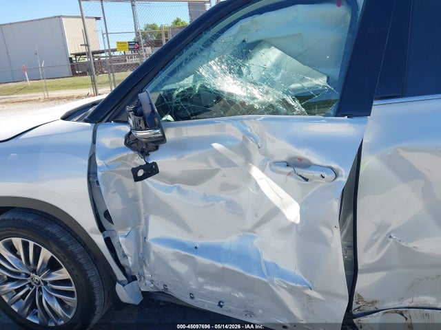 2026 Toyota Highlander Platinum მანქანა იყიდება აუქციონზე, vin: 5TDKDRBH1TS600368, აუქციონის ნომერი: 45097696