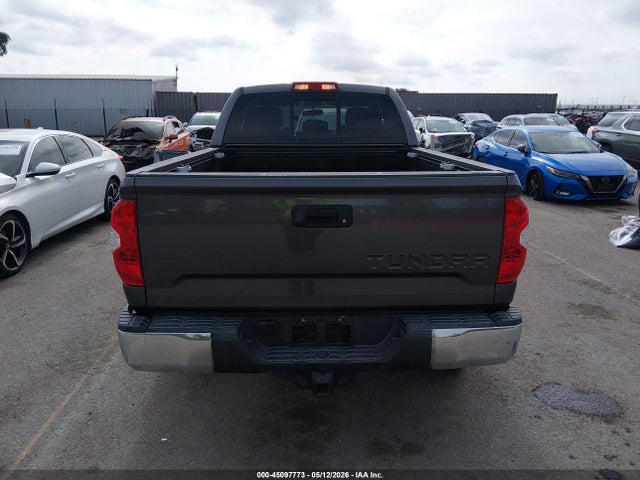 5TFRY5F18HX220583 Toyota Tundra Sr5 5.7l V8