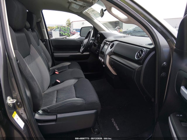 5TFRY5F18HX220583 Toyota Tundra Sr5 5.7l V8