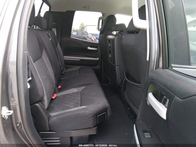5TFRY5F18HX220583 Toyota Tundra Sr5 5.7l V8