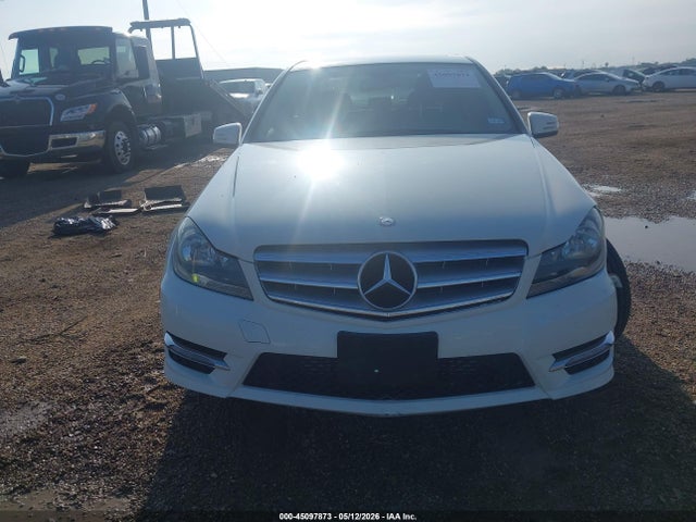 45097873 :رقم المزاد ، WDDGF4HB6CA609284 vin ، 2012 Mercedes-benz C 250 Luxury/sport مزاد بيع