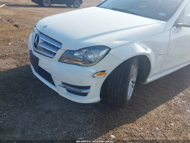 45097873 :رقم المزاد ، WDDGF4HB6CA609284 vin ، 2012 Mercedes-benz C 250 Luxury/sport مزاد بيع