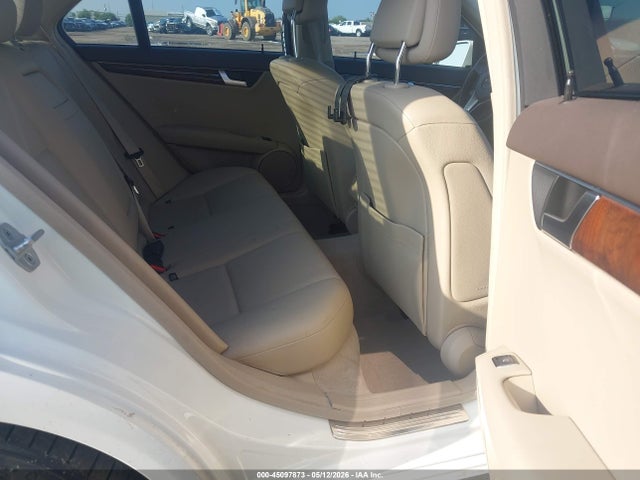 45097873 :رقم المزاد ، WDDGF4HB6CA609284 vin ، 2012 Mercedes-benz C 250 Luxury/sport مزاد بيع