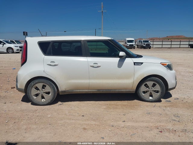 KIA Soul 2016 KNDJN2A29G7359818 Image 13